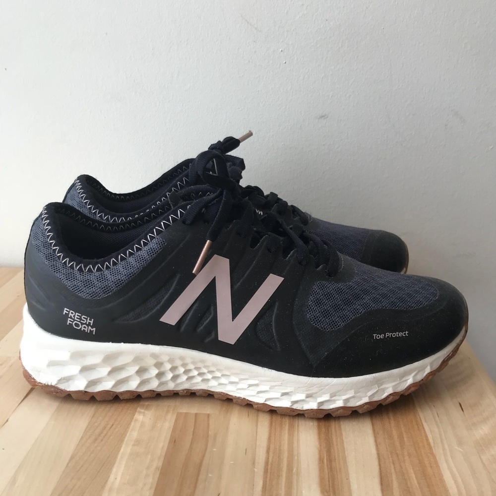 NB Kaymin Trail Womens Wide Width size 8.5